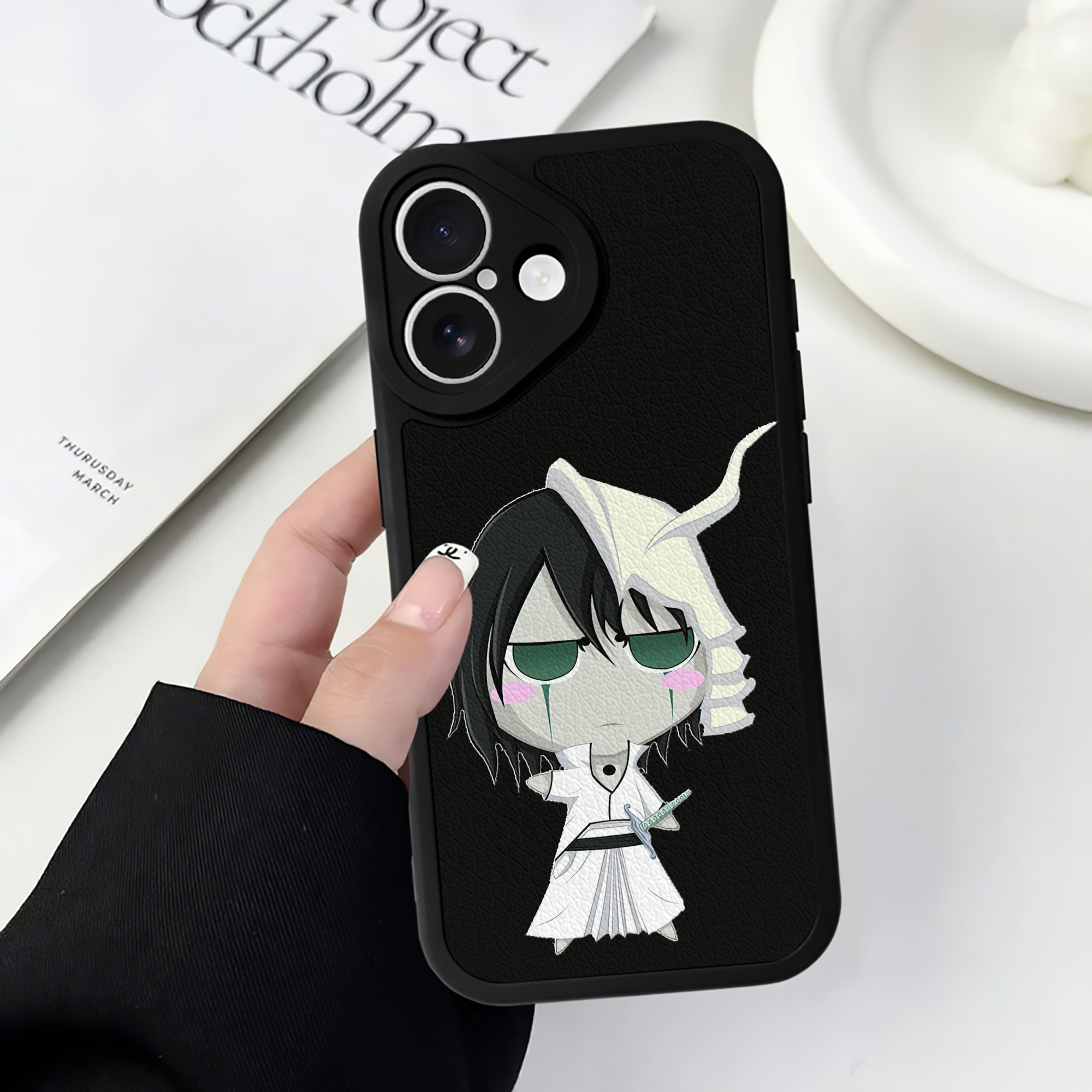 （画像用） ブリーチ ウルキオラ·シファー BLEACH Ulquiorra cifer 【iPhone 16シリーズ対応】シリコンスマホケース（レザー調） 材質：シリコン